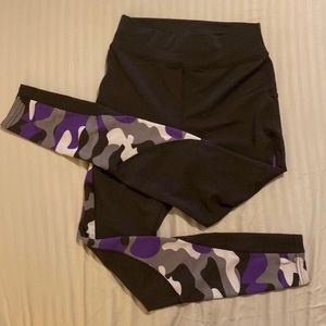 NWOT pop, fit, full length, leggings, black, purple and gray camo size medium
